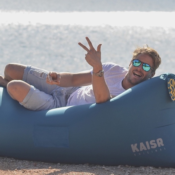 Air inflatable lounge chair NEW color grey... lawn, beach, tailgate air chaise - Picture 3 of 5